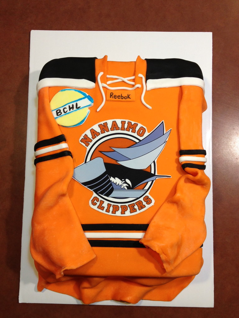 Nanaimo Clippers Hockey Jersey cake Made for the local hoc… Flickr