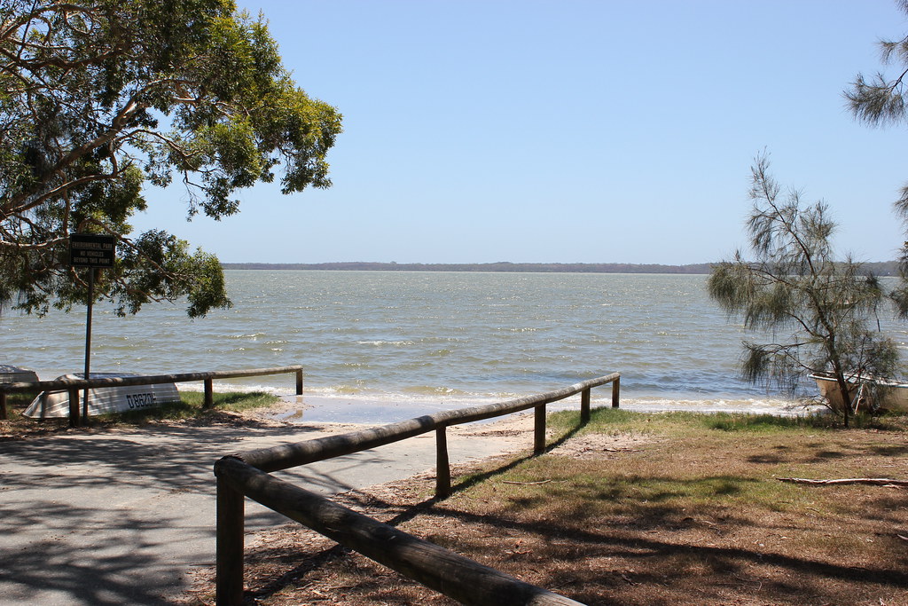 Lake Cooroibah The Noosa River flows into Lake Cootharaba … Flickr