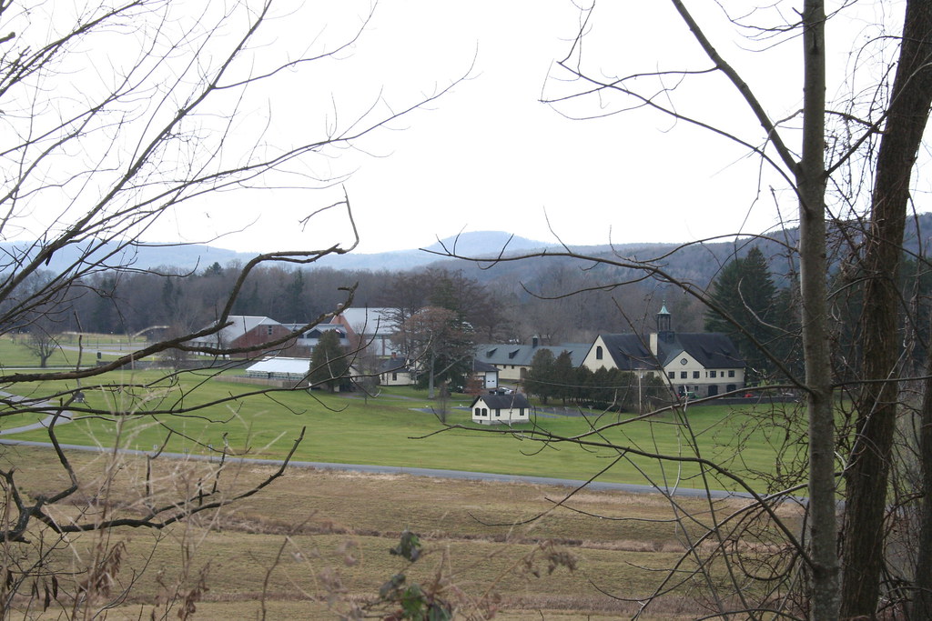 View of Iroquois Farm Looking down from Estli Ave with (be… Flickr