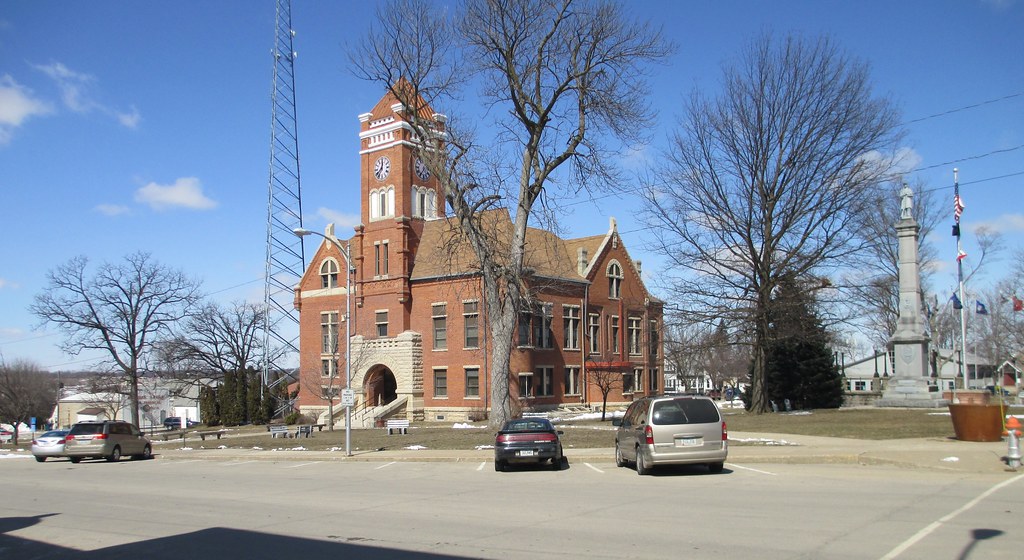 Tama County Courthouse (Toledo, Iowa) This pleasant Romane… Flickr