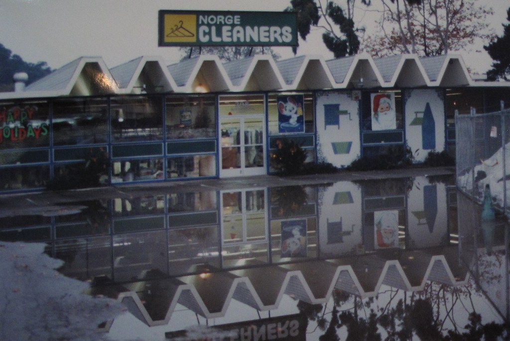 Cleaners Albany at Christmas Located at 398 San Pabl… Flickr