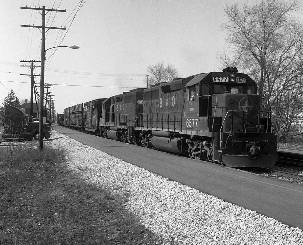 CSX 6577 Fostoria, Ohio A pair of GP40's, still in B&O bl… Flickr