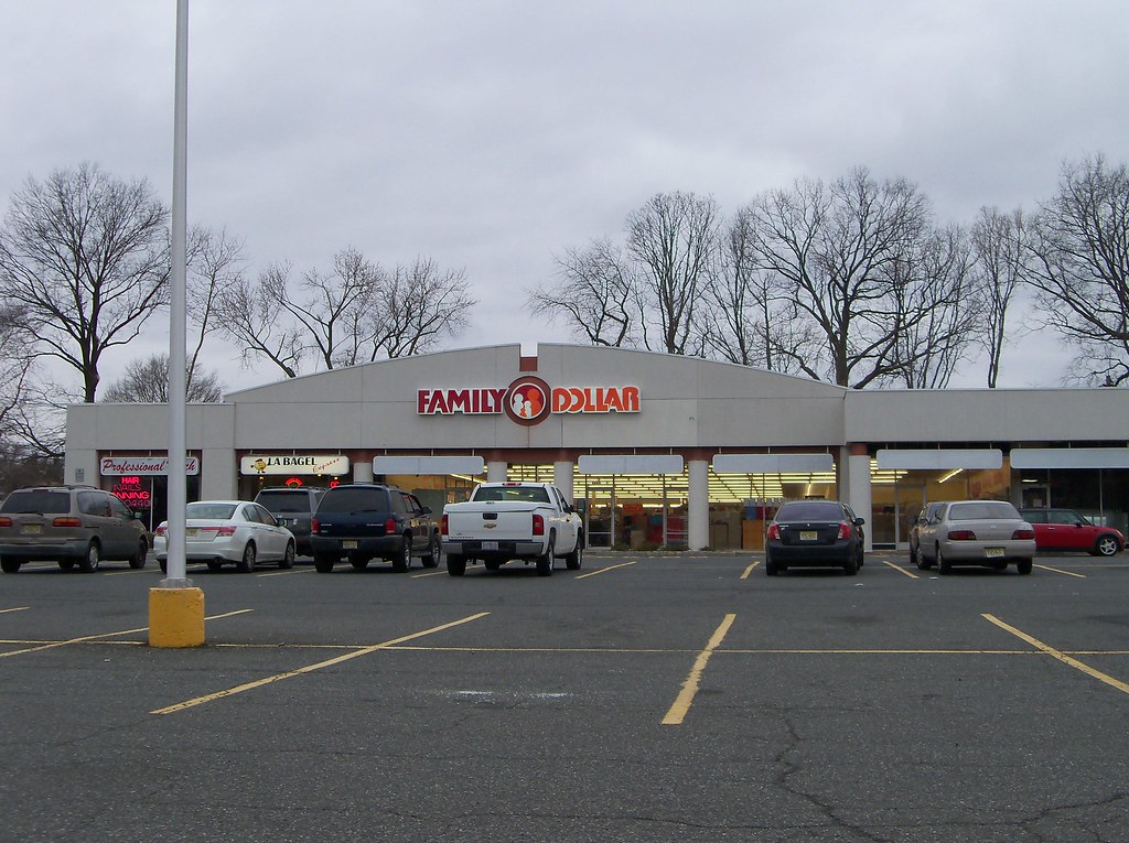 Acme Edison, NJ 2303 Woodbridge Ave; opened in 1963 as a… Flickr