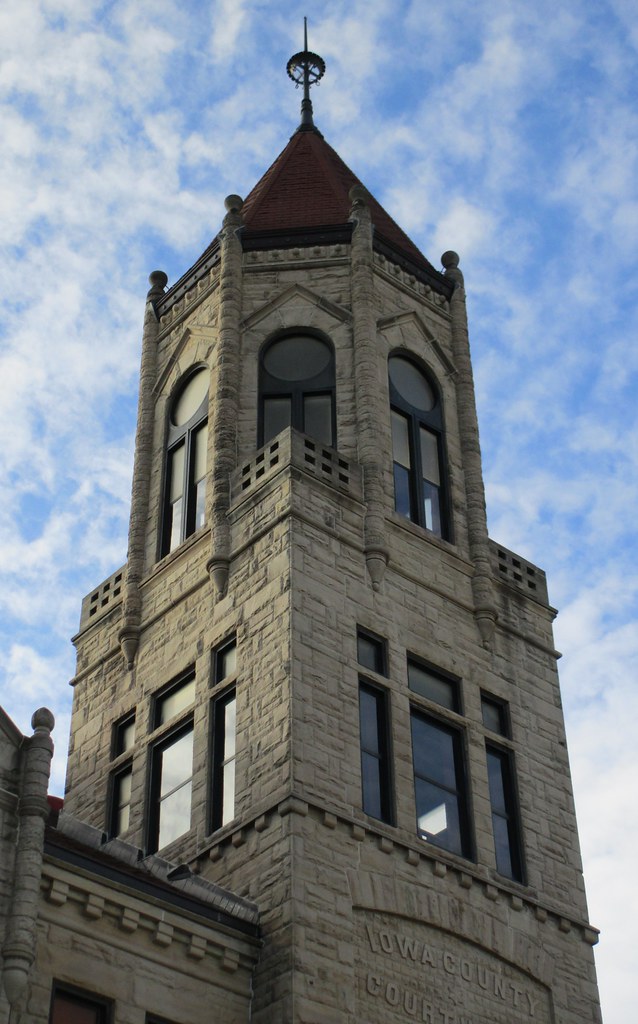 Iowa County Courthouse Tower (Marengo, Iowa) This lovely s… Flickr