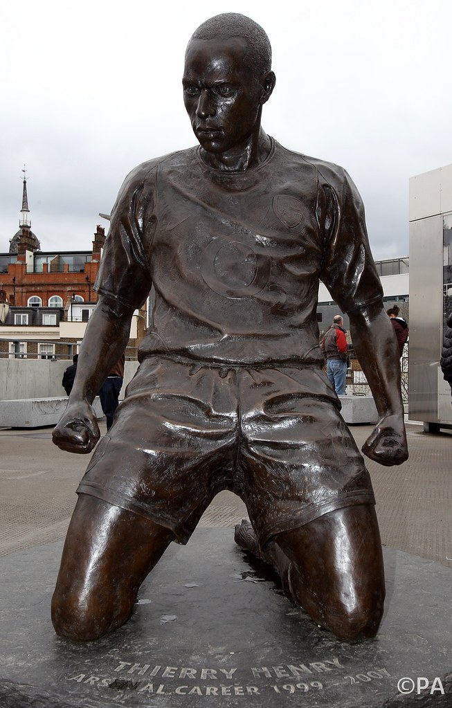 2011 Thierry Henry statue at the Emirates The statue of Th… Flickr
