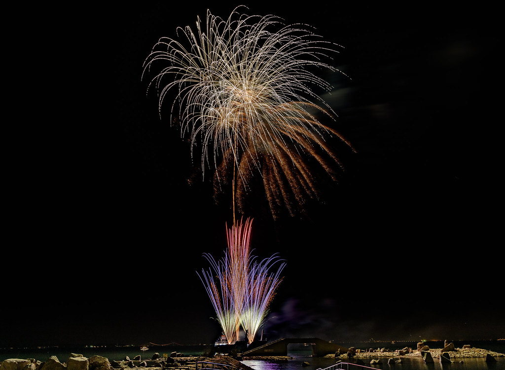 Spring Fireworks Bayside fireworks at Hannan City, Osaka Jun deCix