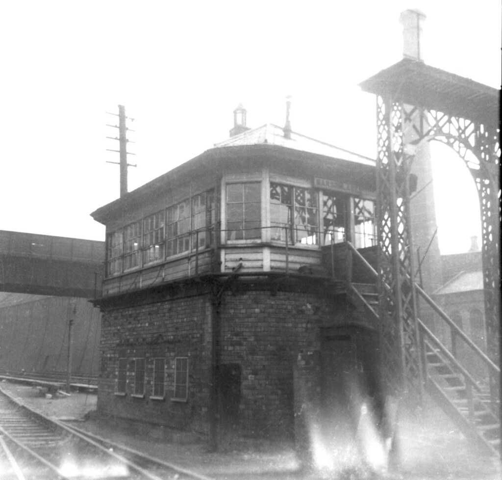 Leeds Marsh Lane. Marsh Lane signalbox on 4th March 1961, … Flickr