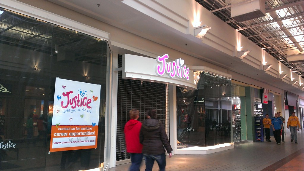 North Grand Mall Ames, Iowa Justice / Foot Locker a photo on Flickriver