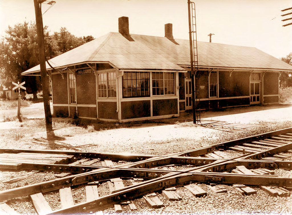 CGW Depot Station 1950 I think the depot was on … Flickr