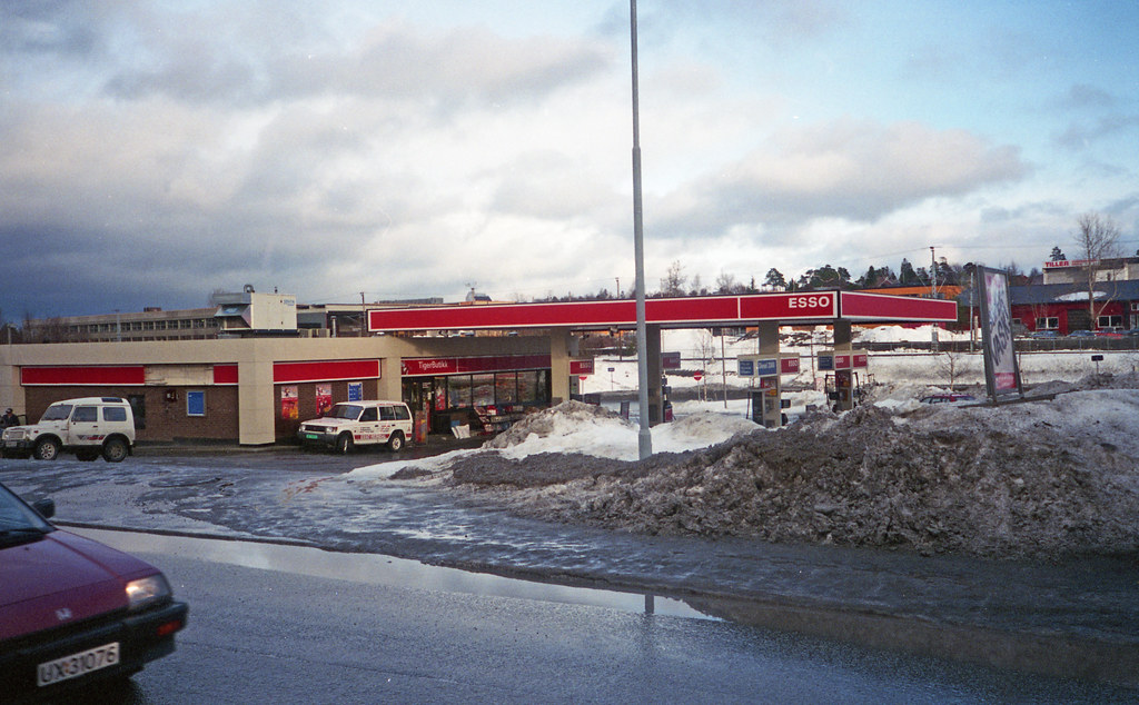 Esso Heimdal Automatstasjon (1998) Format Fotonegativ F… Flickr