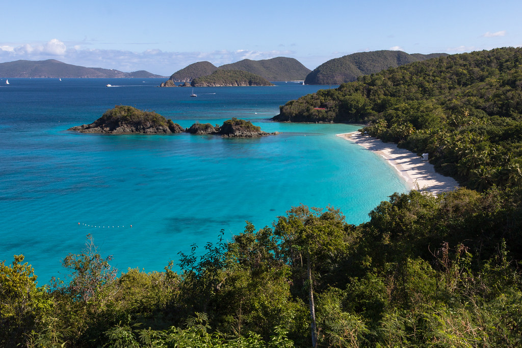 Trunk Bay Trunk Bay is known as one of the best beaches in… Flickr