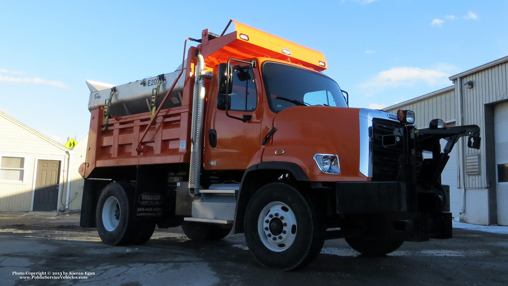 Barrington Public Works Truck 9 I made a quick visit to th… Flickr