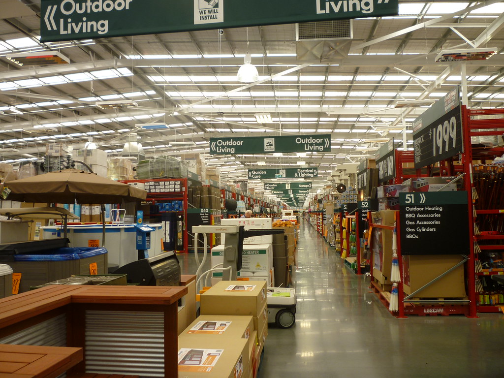 Bunnings Mentone Looking down the centre aisle inside. Bei… Flickr