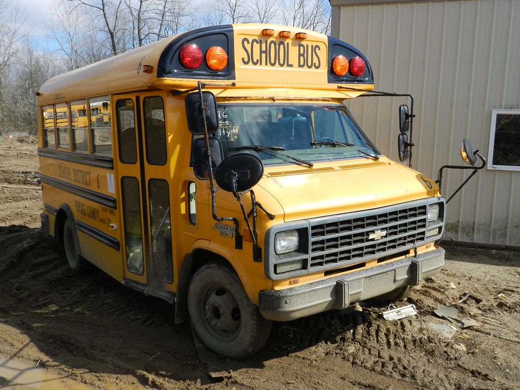 DSCN6523 Ravenna School District 6 1996 Mid Bus Guide DW… Flickr