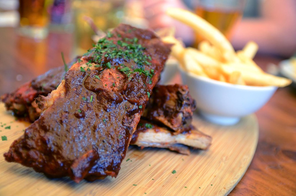 BBQ Ribs, coleslaw, chips AUD18 The Lounge Tender ribs, … Flickr