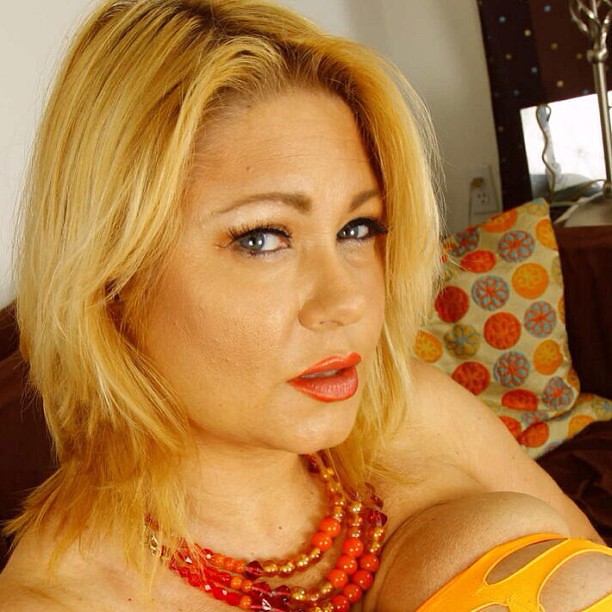 @samantha38g Sexy Curvy Samantha 38G #curvybody #sexycurve… | Flickr