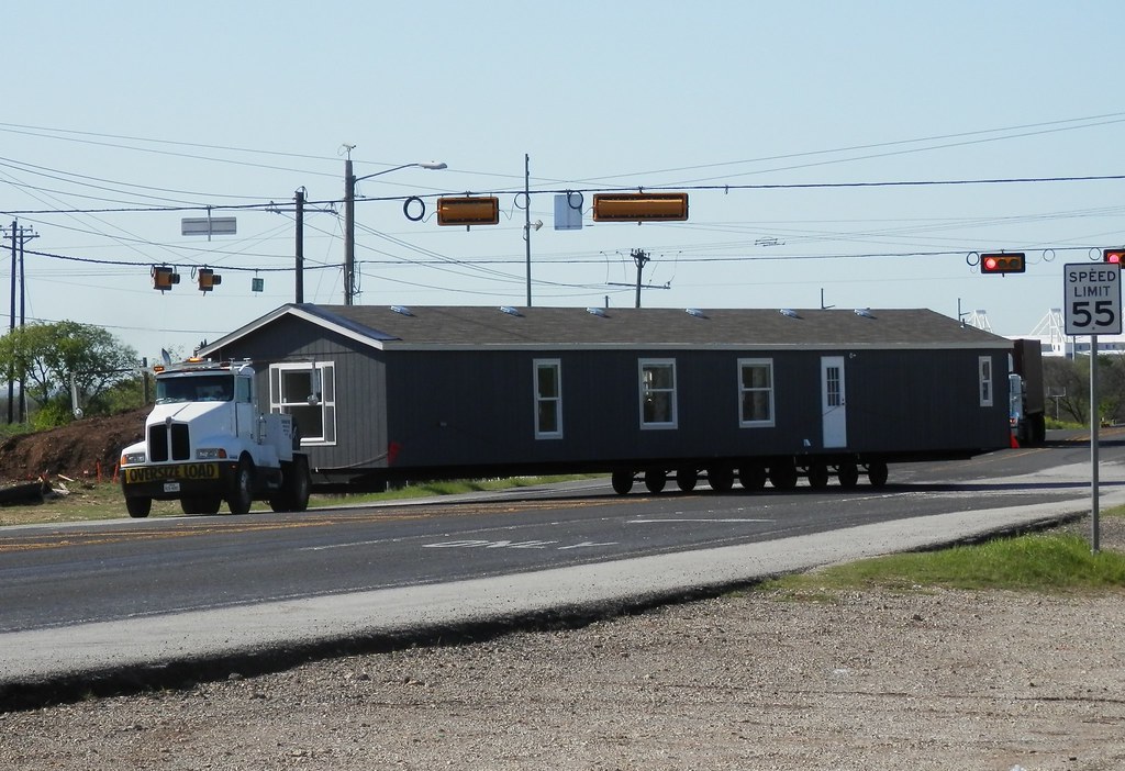 Kenworth moblie home tower Kenworth T600 mobile home tower… Flickr