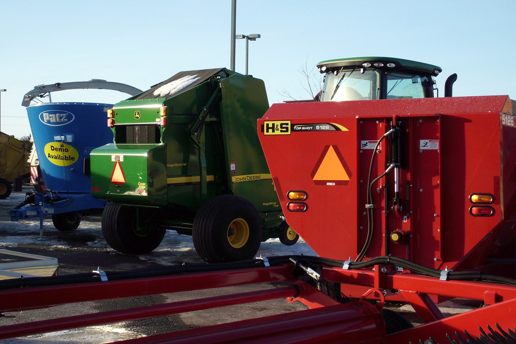 Patz V350 Vertical TMR Mixer, John Deere 468 Silage Specia… Flickr