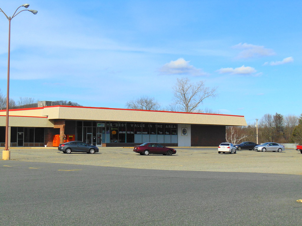 Vacant Store (Palmer, Massachusetts) JJBers Flickr