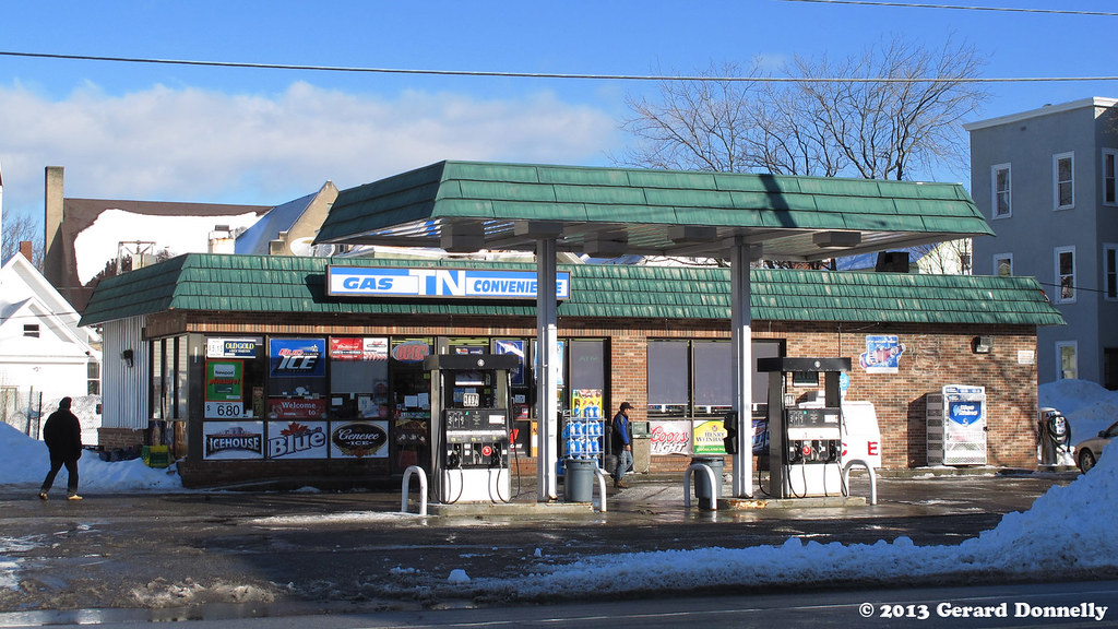 TN Gas Station Location Manchester (NH USA) Gerard Donnelly