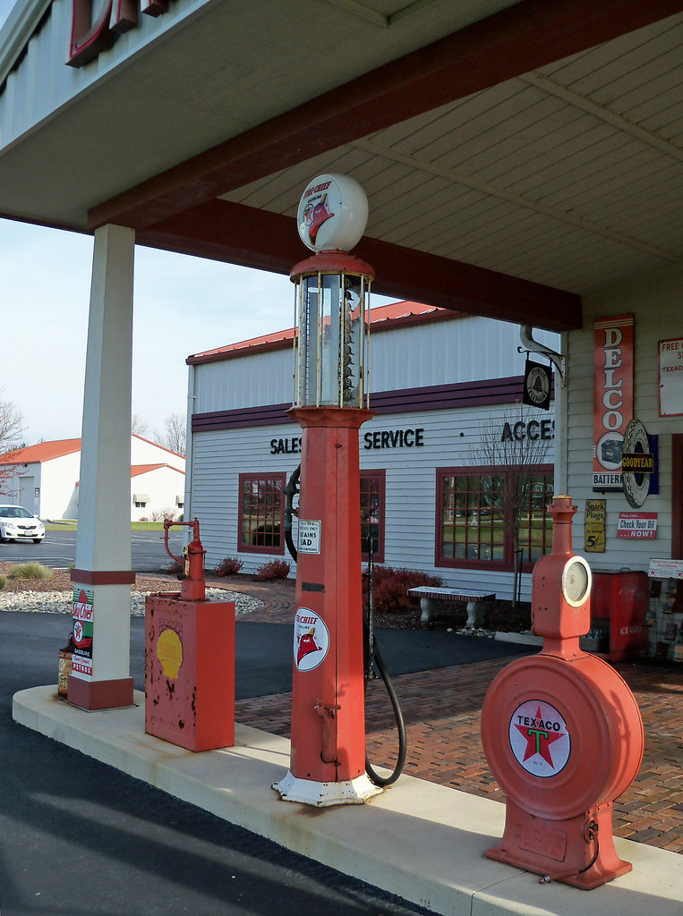 OH Bowling Green Gas Pump 2 Texaco Fire Chief gas pump a… Flickr