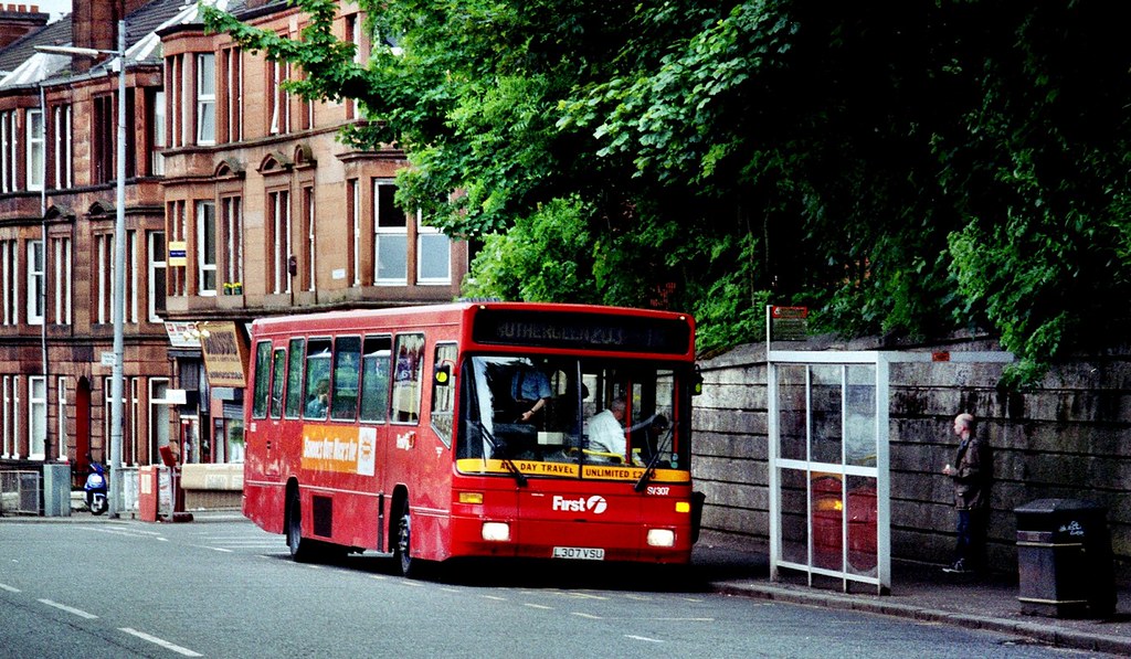 First Bus L307 VSU in Stonelaw Road, Rutherglen 06 Jun… Flickr