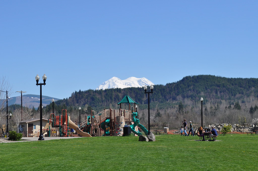 DSC_0095 Mill Pond Park in Eatonville, WA. The pond is low… Flickr