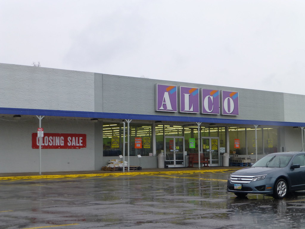 Alco closing in Vermilion, Ohio This store has a closing d… Flickr