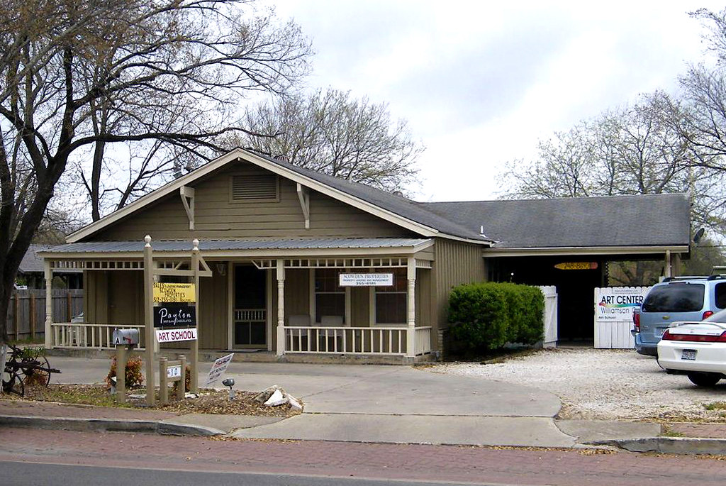McMordie Grocery 10 Chisholm Trail Rd. Built ca. 1940 Desi… Flickr
