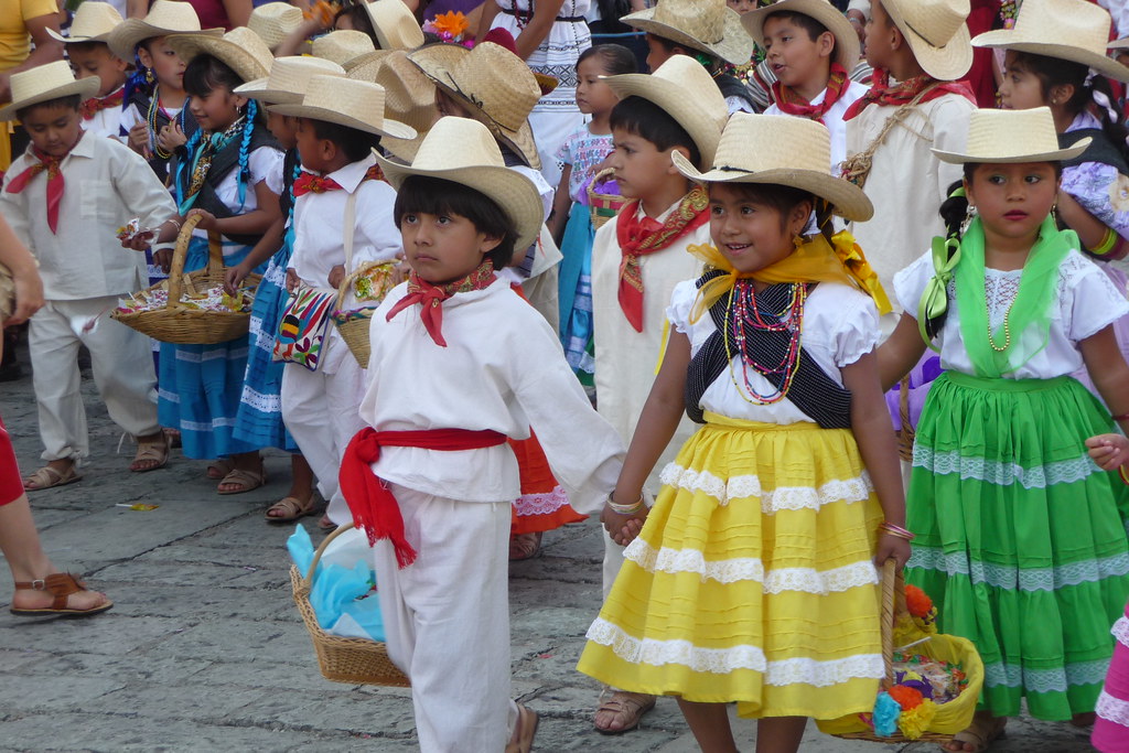 Parade for Day of the Child in Oaxaca, Mexico El día del n… Flickr