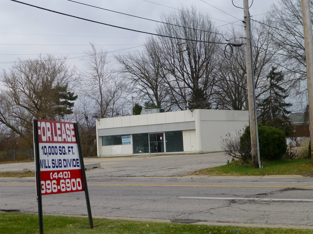 Former BP gas station in Elyria, Ohio Was used as a used c… Flickr
