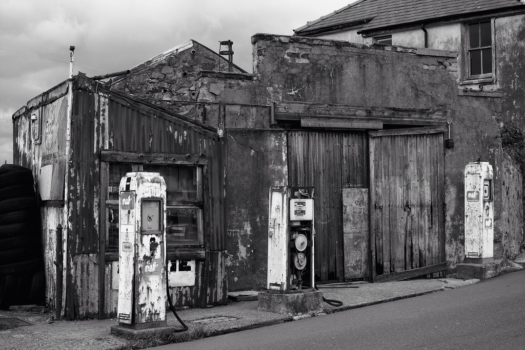 Petrol Station, Llanrug, Caernarfon Petrol Station, Llanru… Flickr