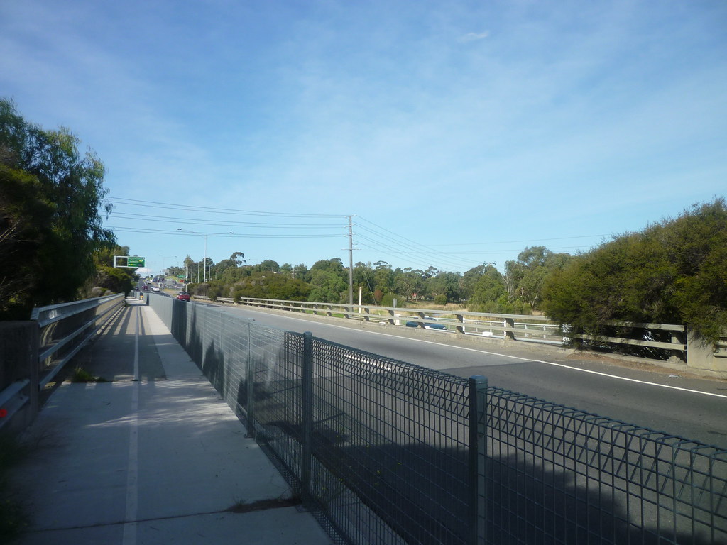 Heatherton Road Bridges at Dandenong Creek Twin bridges ov… Flickr