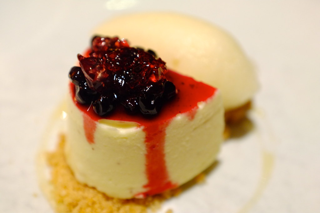 Mascarpone Cheesecake with Huckleberry Compote Brown Sugar… Flickr