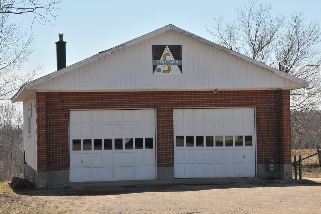 Old Stafford Township garage building Pembroke, Ontario Ca… Flickr