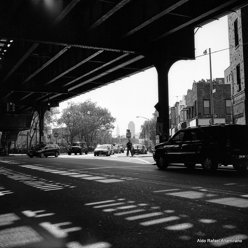 Roosevelt Ave, Queens, NY Yashica Mat 124 Fomapan 100 … Flickr
