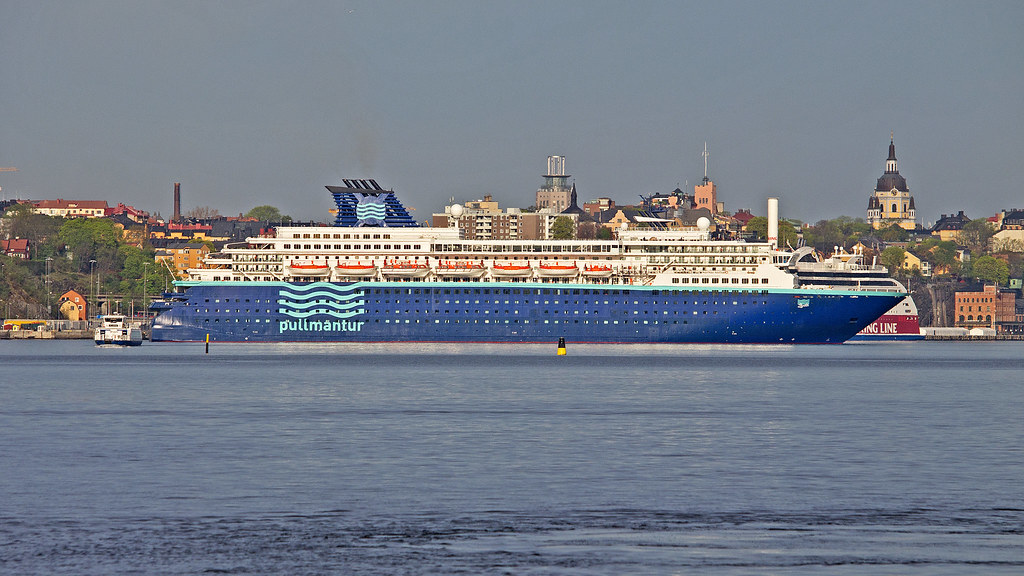 The cruise ship Zenith arriving in Stockholm. The ferry Vi… Flickr