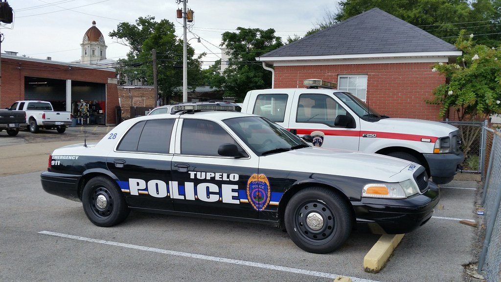 Ford Crown Victoria Police Car Tupelo, MS_20160723_10034… Flickr