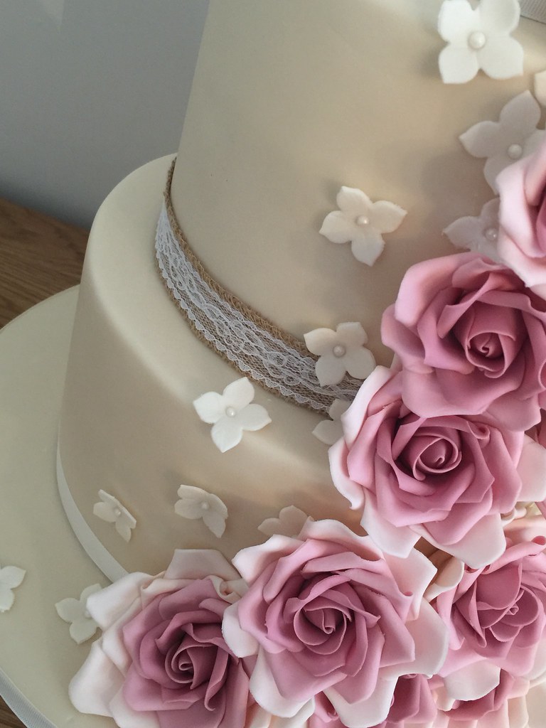 Cascading roses wedding cake Beverley Lumb Flickr