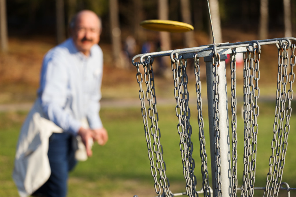 Hyzer vs. Anhyzer Which Throw Should You Use For Your Disc Golf Game?