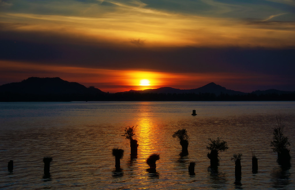 Cathlamet Sunset A sunset shot of the lower Columbia River… Flickr