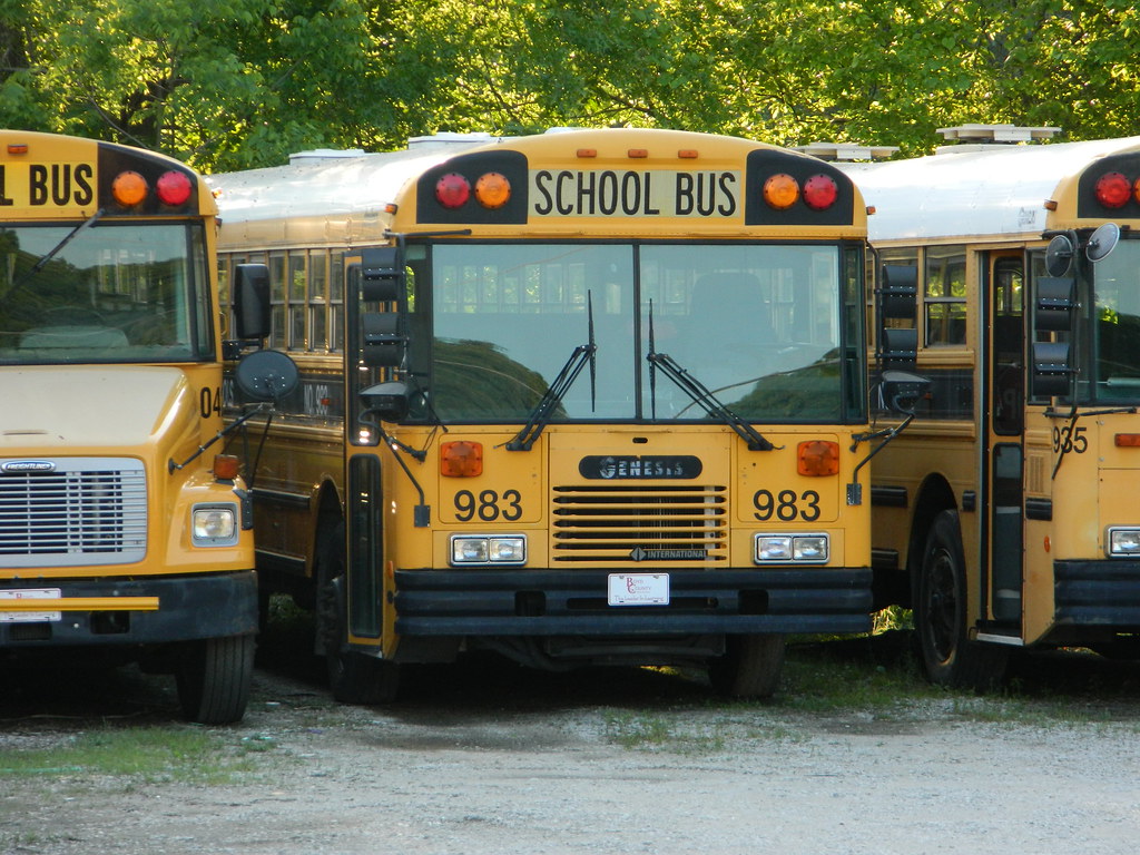 Boyd County Schools 983 (2) Bus lot Ashland, KY Flickr