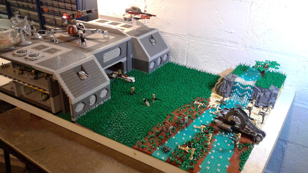 HUGE LEGO Star Wars The Clone Wars Clone Base on Cardia M… Flickr