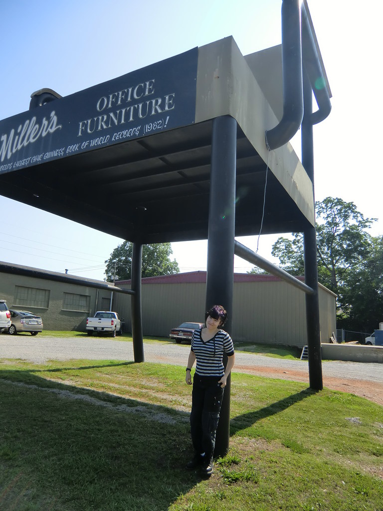 Becky with World's Largest Chair Anniston, AL Jon Fidler Flickr