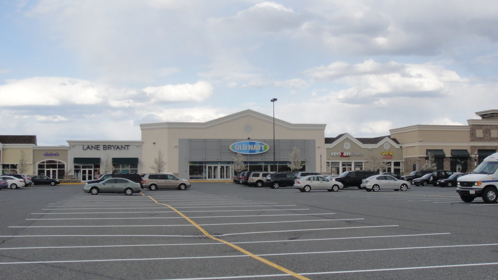 Old Navy Millbury, MA at Blackstone Valley) Flickr