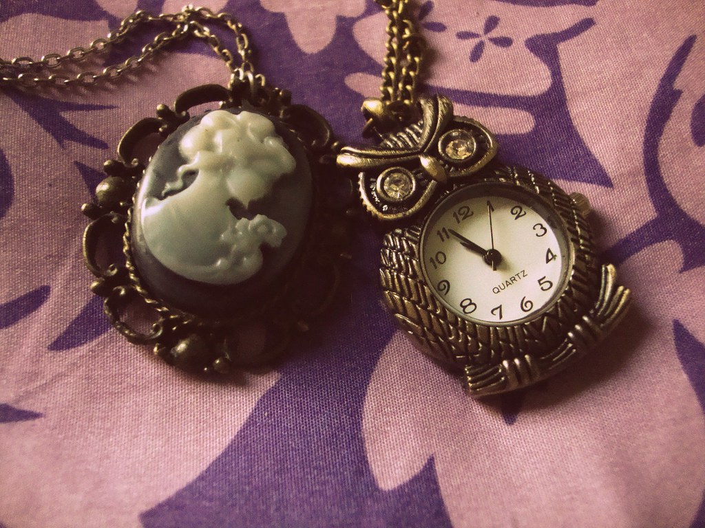 415621_10150641943633494_1264861547_o My owl clock Helena A. Sykes Flickr