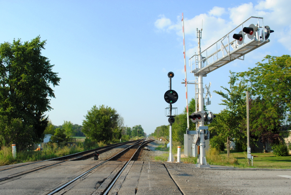 CSX_CairoOH_MiddleLaps_ClearNorthboundSignal_0803121 Flickr