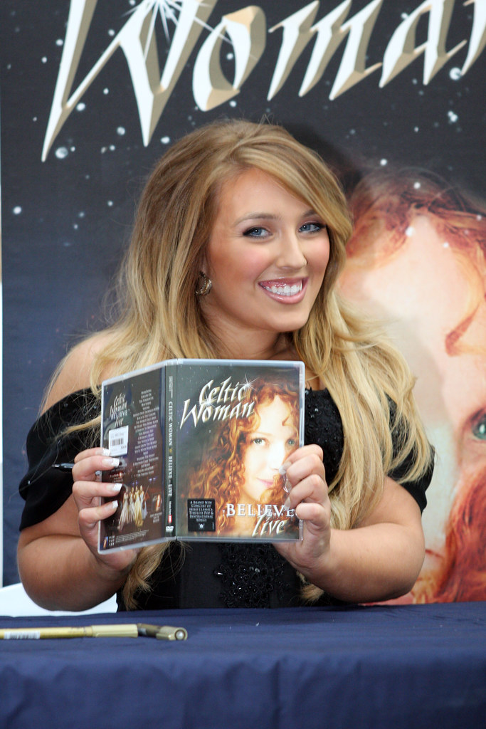 Chloe Agnew Celtic Woman performs at Macquarie Shopping Ce… Flickr