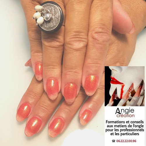 Un dégradé de corail pour finir le mois d'août en couleur … Flickr