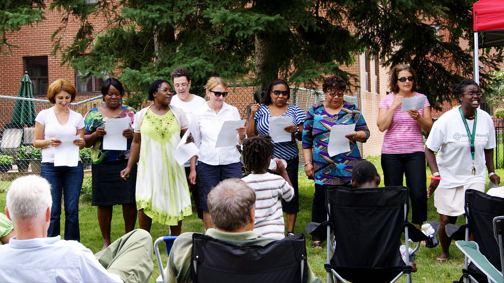 The ladies of Warden Woods performing 'Walking in the Stre… Flickr
